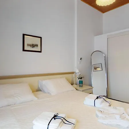 Lora Deluxe Superior 5 Star Apartment, Your Piece Of Heaven By The Sea & Park With Sea & Park View