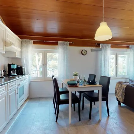 Lora With Beautiful Sea & Park View Novigrad Istria