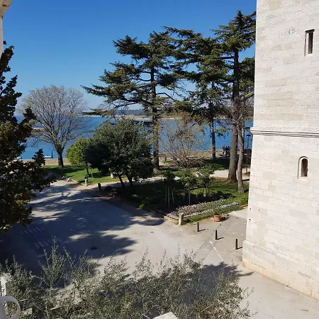 Lora With Beautiful Sea & Park View Apartman Novigrad Istria