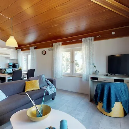 Apartman Lora With Beautiful Sea & Park View *